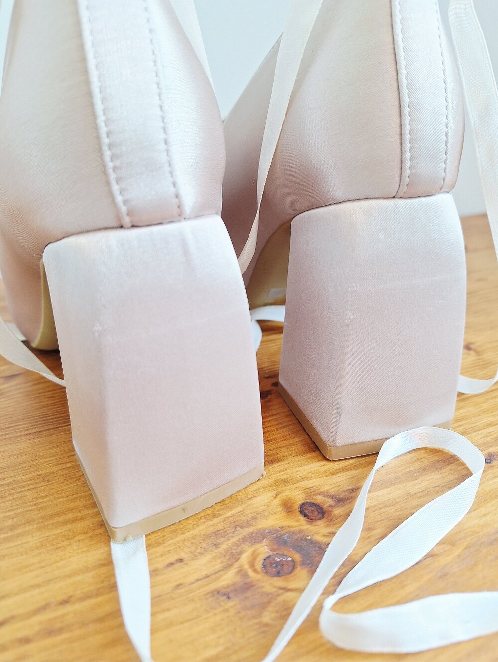 Ballet Satin Bow Mary Jane Heels - Size 9 - Picture 8 of 10